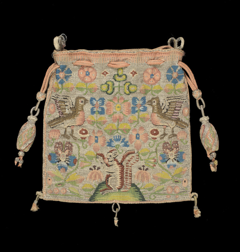 The two sides of a tapestry-woven purse, t.8-1961. © Fitzwilliam Museum, Cambridge