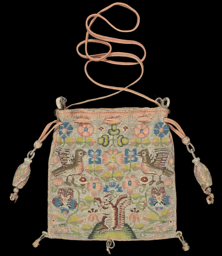 Featured image for the project: A tapestry-woven purse